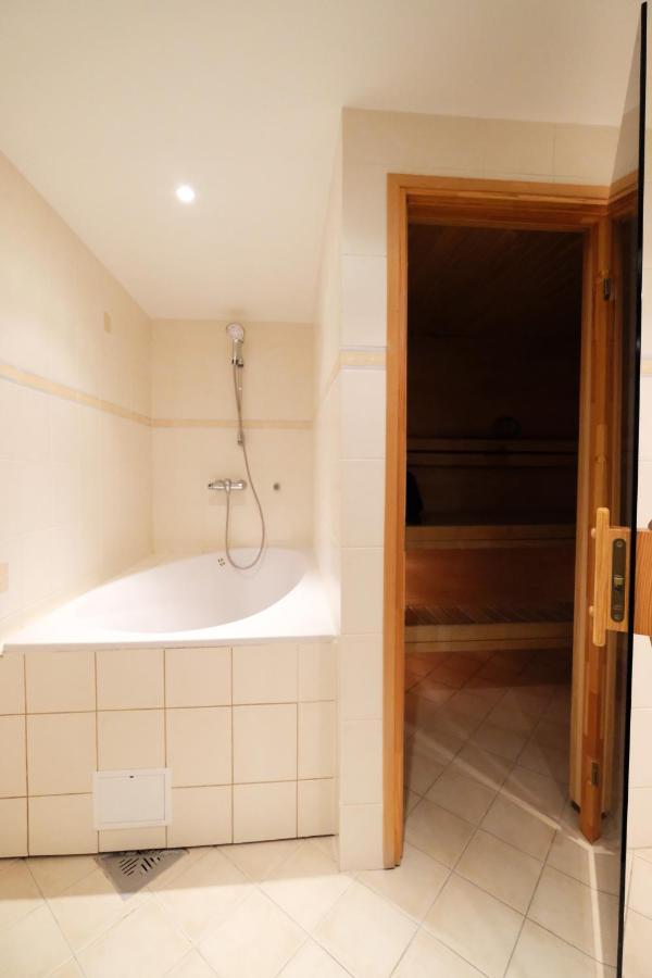 Tallinn City Apartments Roosikrantsi Екстер'єр фото